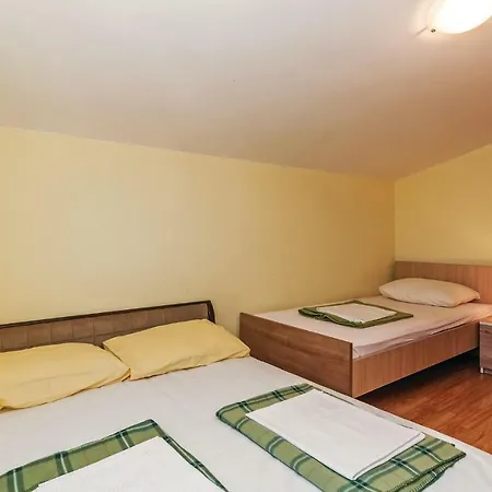 Two-bedroom In * Vir